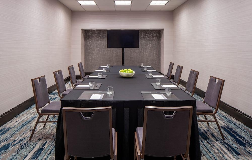 Hyatt Regency At State Capitol 4*